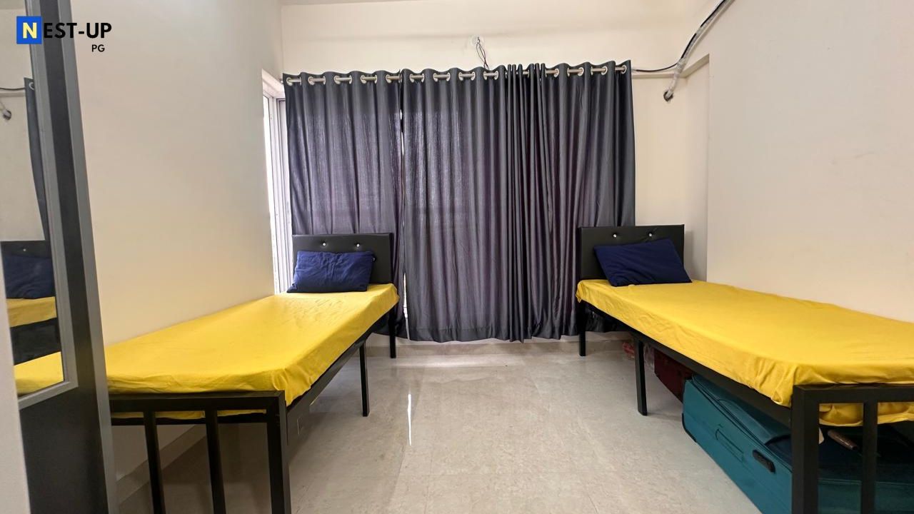 Two Sharing Bedroom - Andheri Railway Station