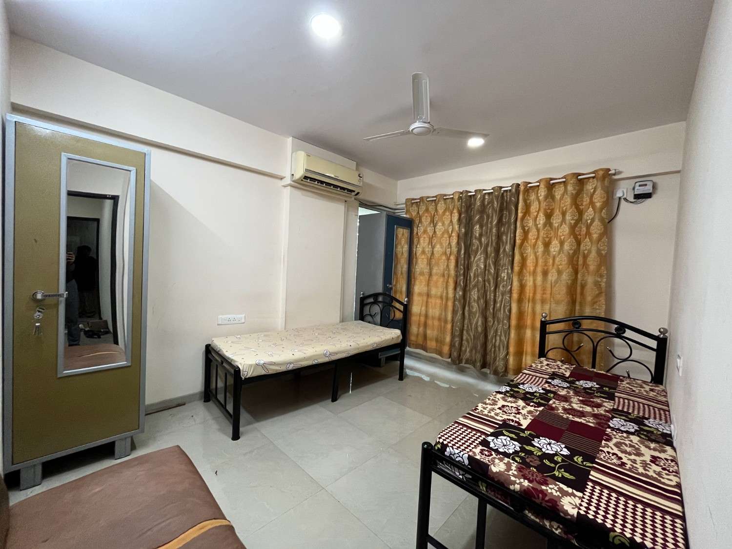 Boys-Girl Pg In Sahar Road- Nestup pg