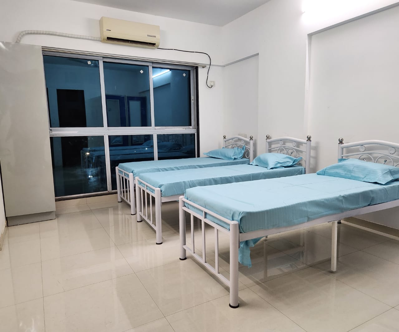 Four Sharing Hall in Sakinaka, Andheri East - Nest up Pg