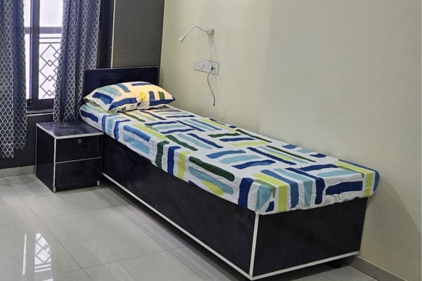 Two Sharing Bedroom With Attached Bath - Vile Parle West