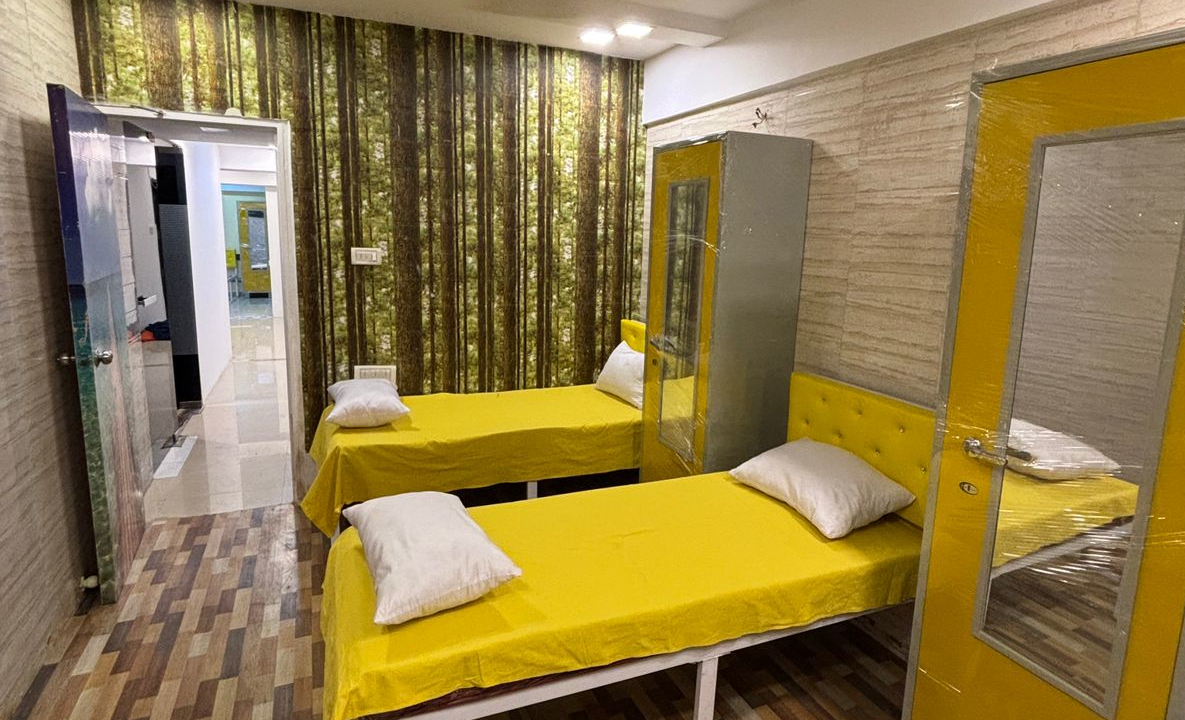 Two Sharing Bedroom In Andheri Lokhandwala - Nest UP Pg